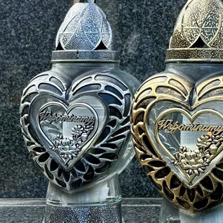 Znicze z dekorem w kształcie serca