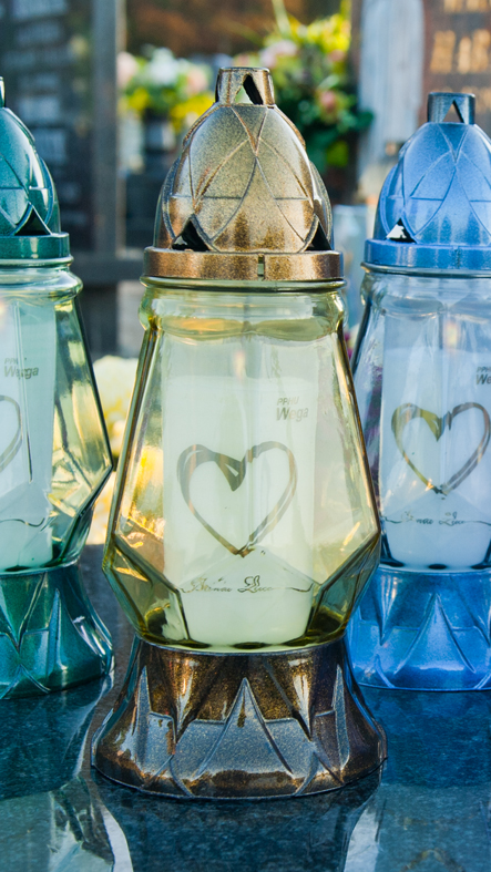 Wega - innowacyjny transparentny lakier do zniczy i szklanych wkładów